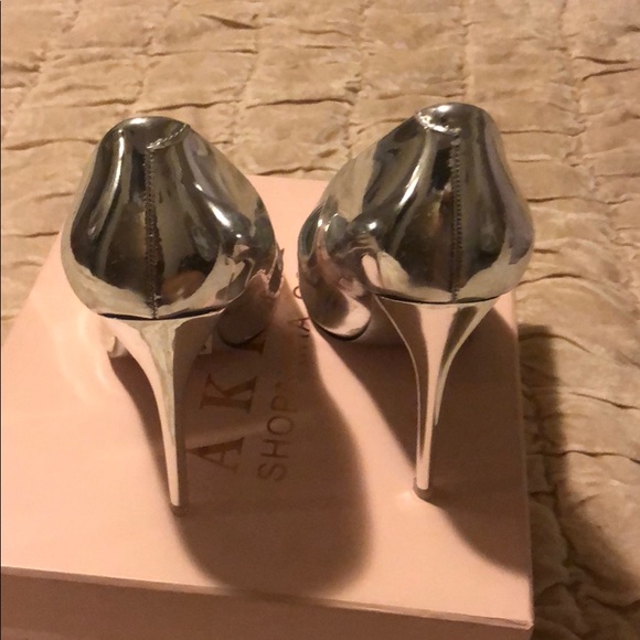 Heels - Picture 3 of 5